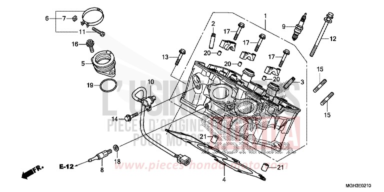 CYLINDER HEAD (REAR) for VFR1200X Dual Clutch PEARL SUNBEAM WHITE (NHA66) from 2012